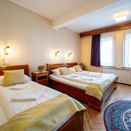Lilla Panzio Hotel Odorheiu Secuiesc Exterior photo