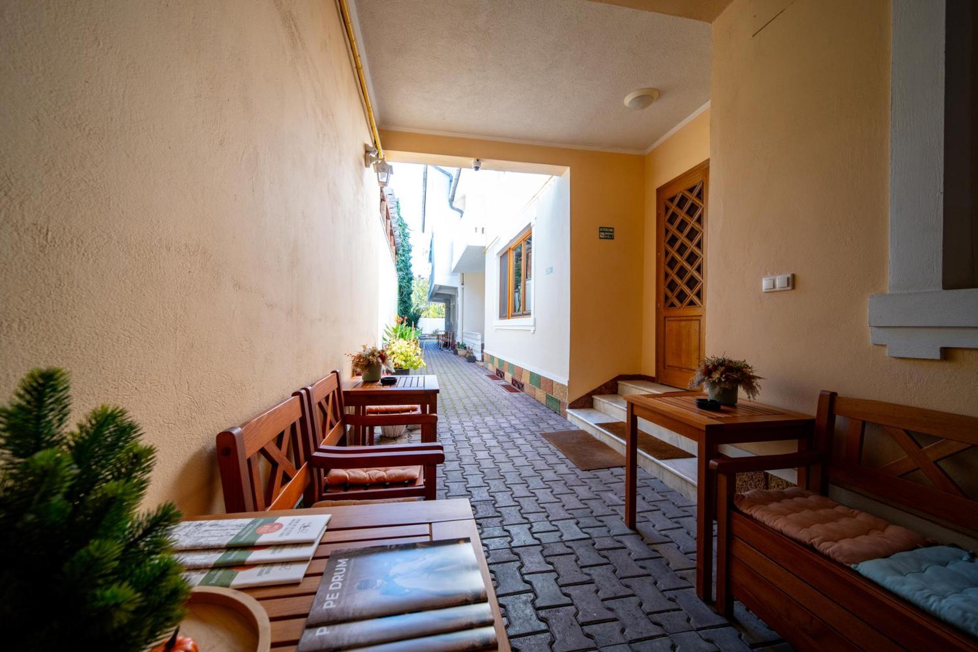 Lilla Panzio Hotel Odorheiu Secuiesc Exterior photo