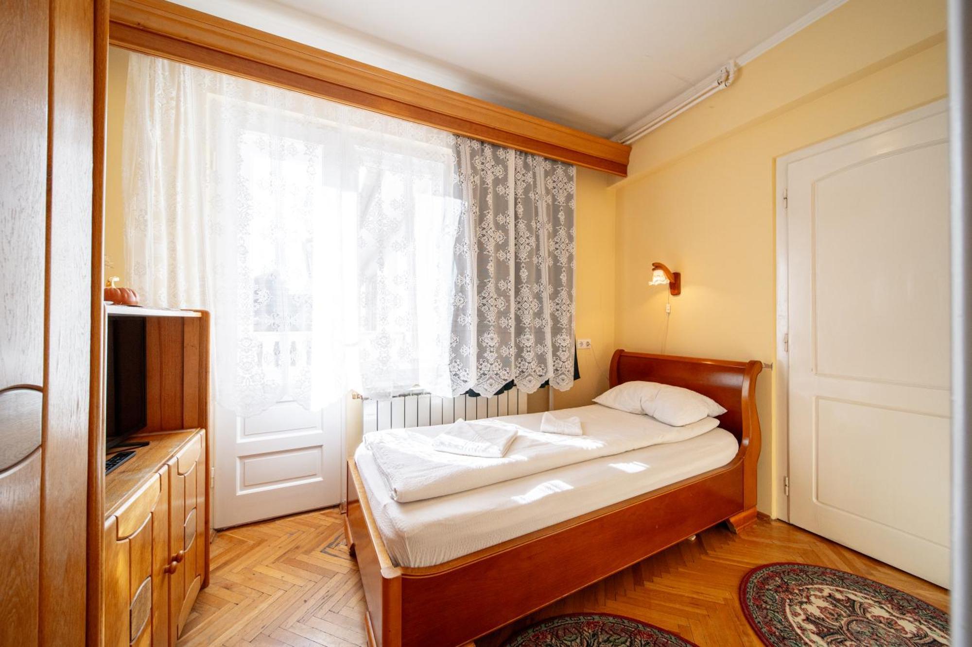 Lilla Panzio Hotel Odorheiu Secuiesc Room photo